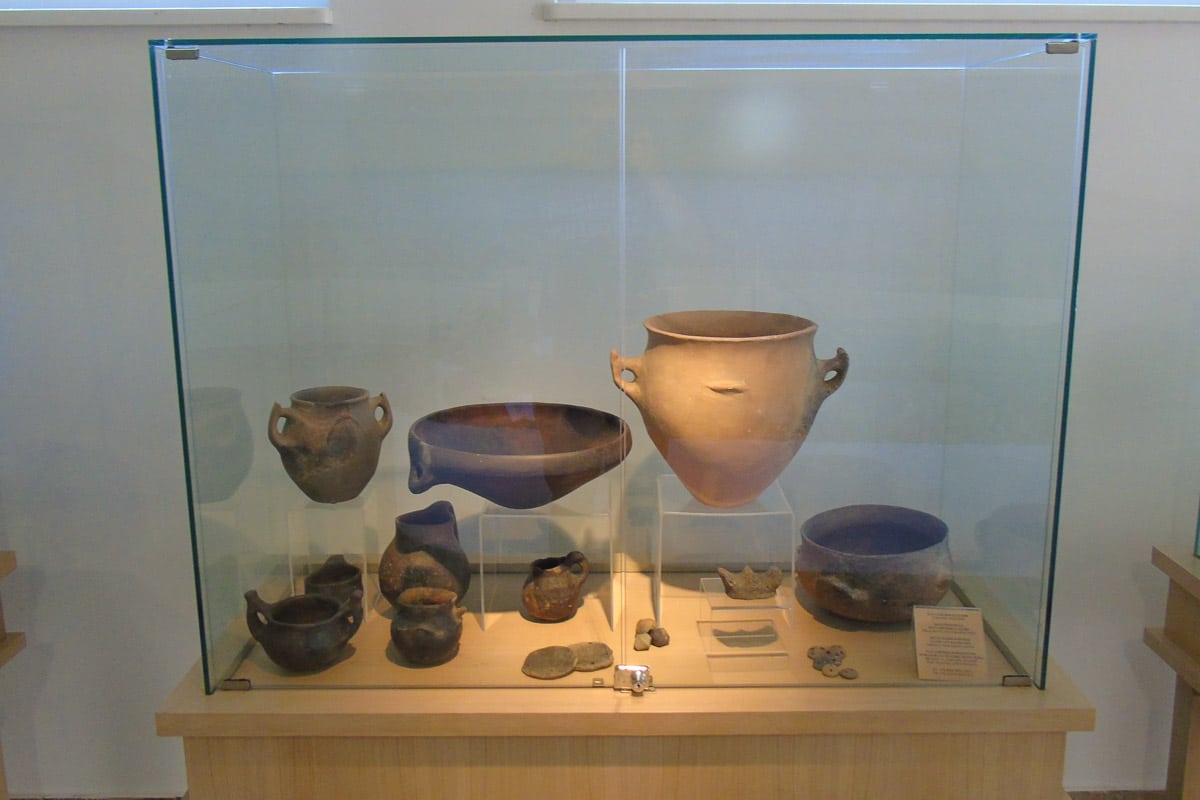 Neolithic Finds - Bronze Age Pots